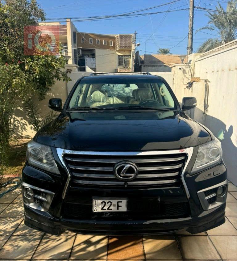 لێکزس LX